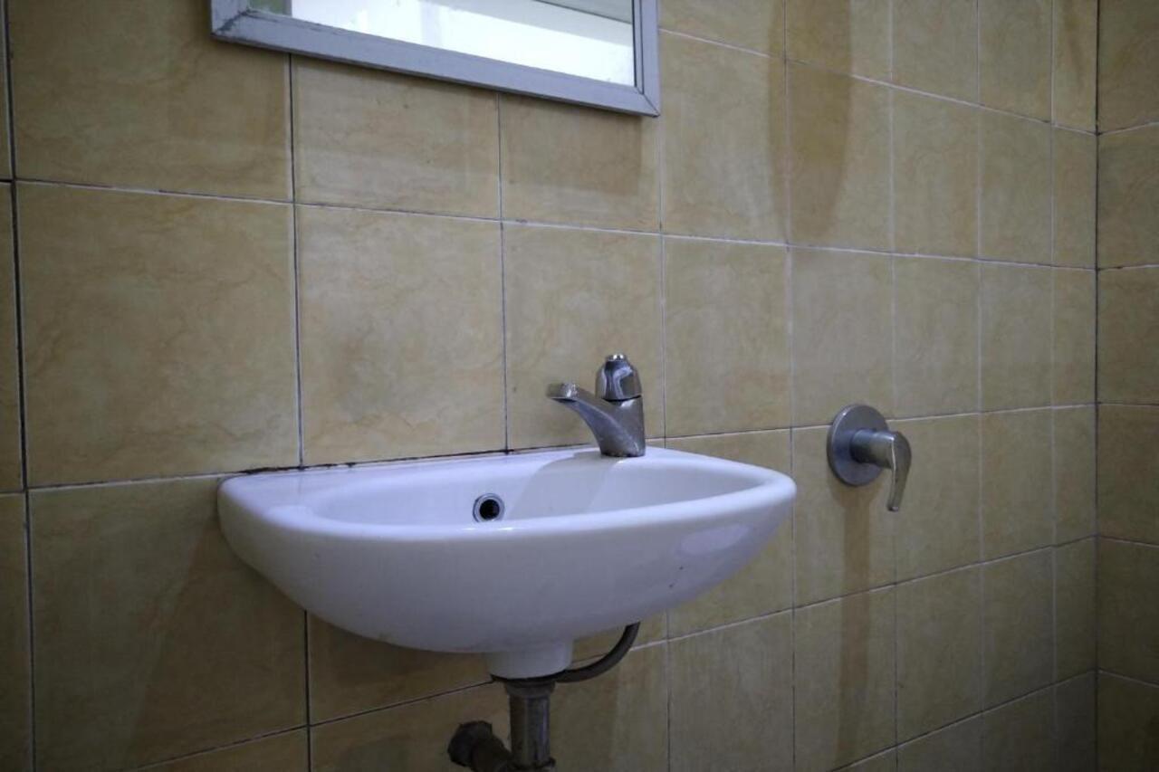 Oyo 3499 J8 Hotel Jambi Dış mekan fotoğraf