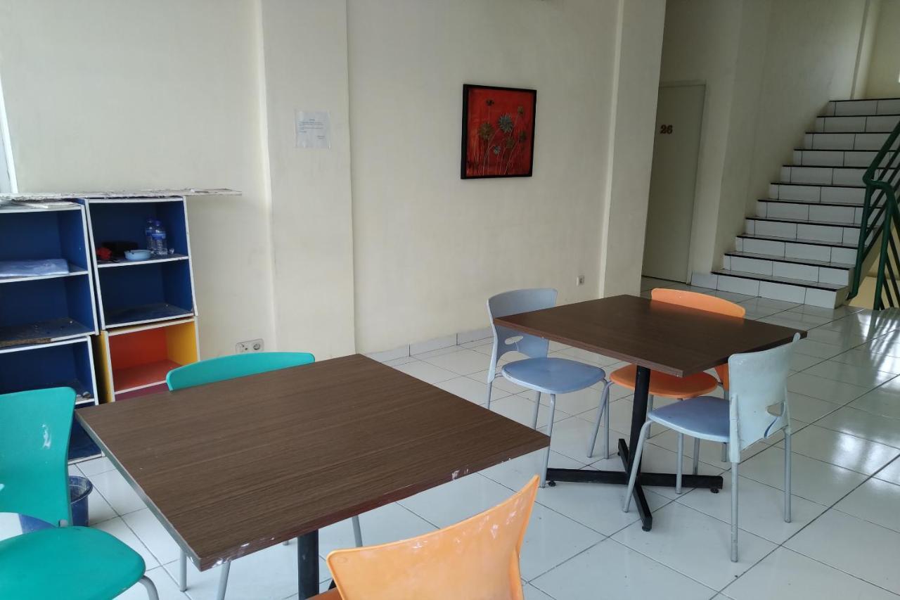 Oyo 3499 J8 Hotel Jambi Dış mekan fotoğraf