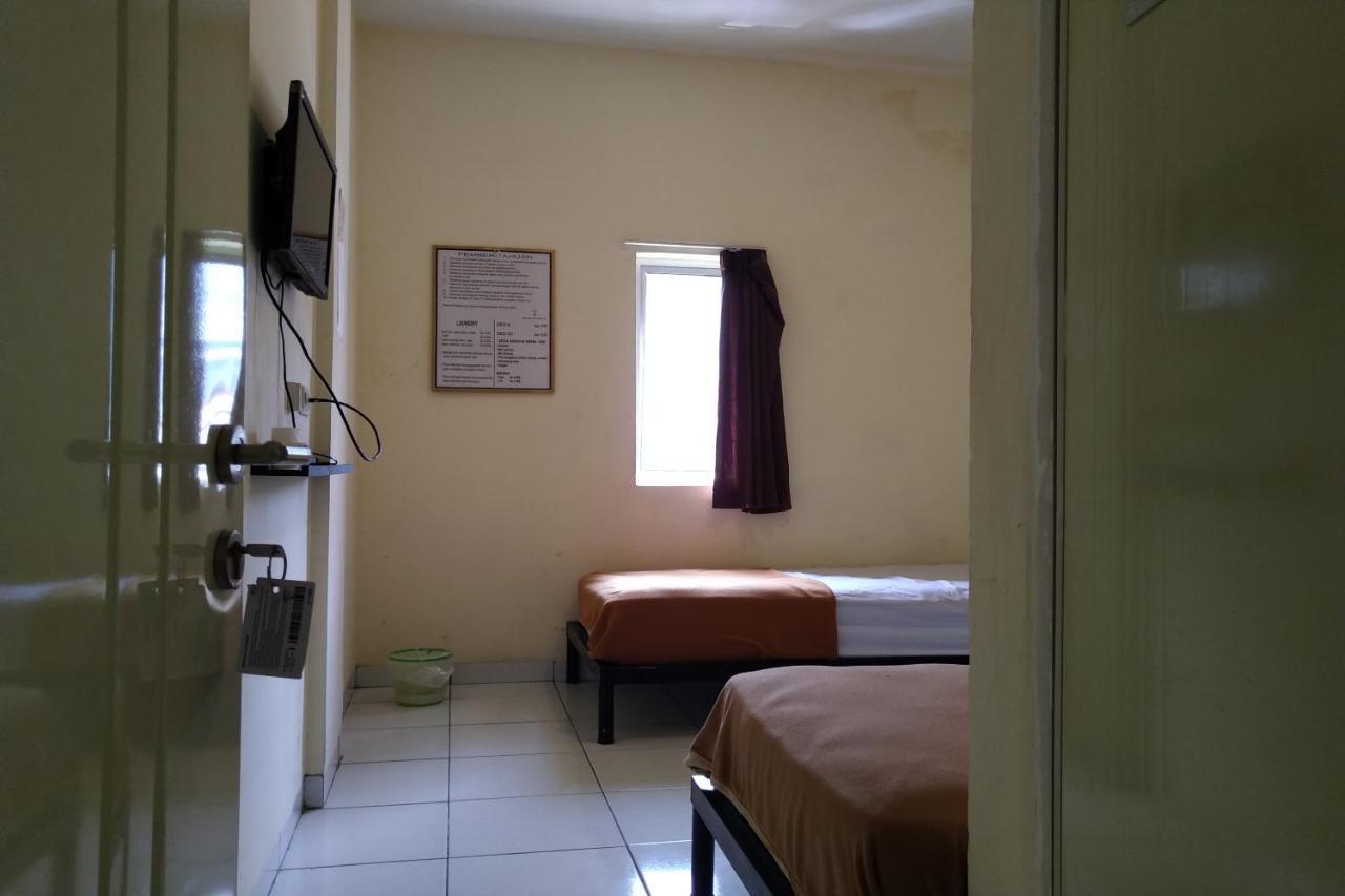 Oyo 3499 J8 Hotel Jambi Dış mekan fotoğraf