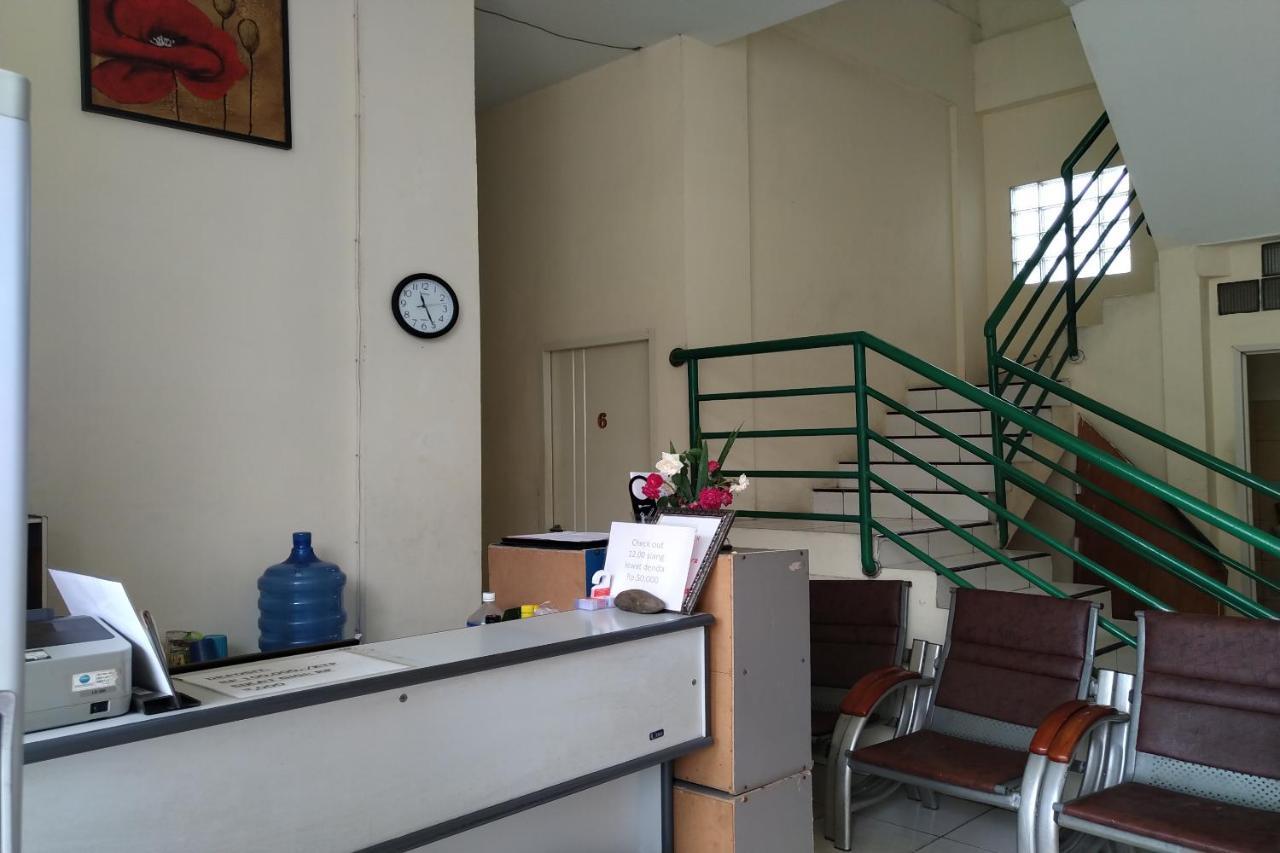 Oyo 3499 J8 Hotel Jambi Dış mekan fotoğraf