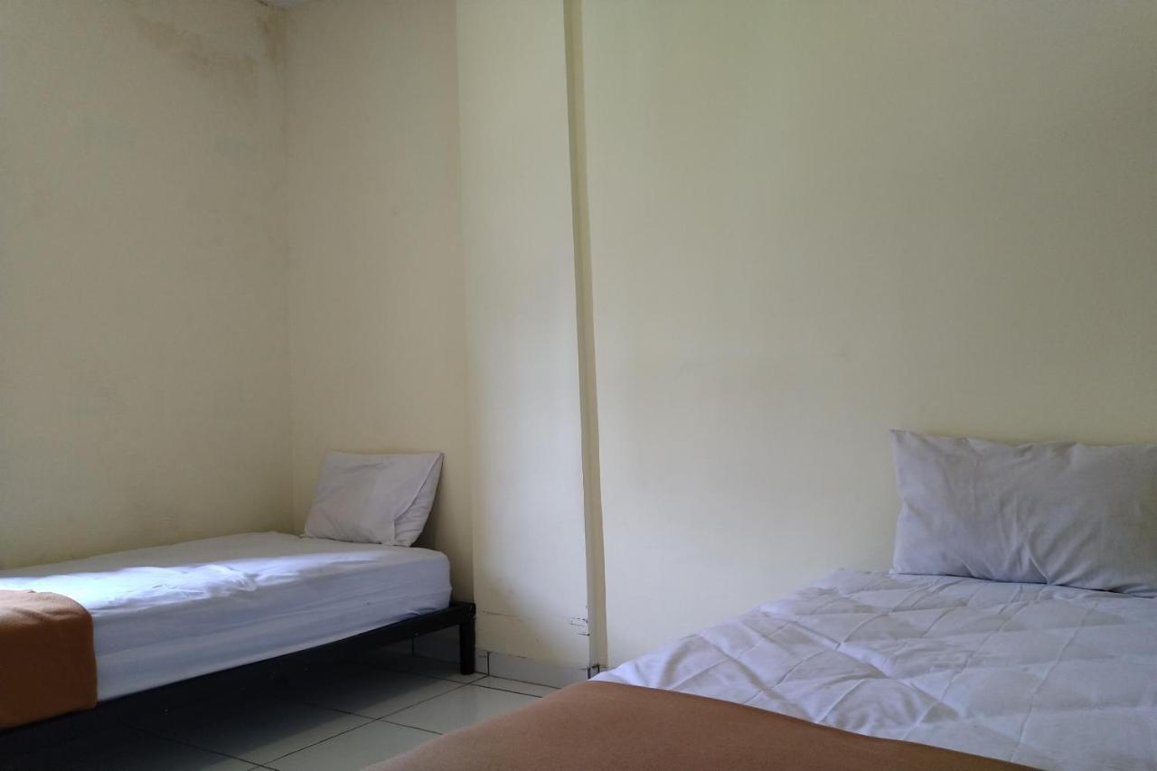 Oyo 3499 J8 Hotel Jambi Dış mekan fotoğraf